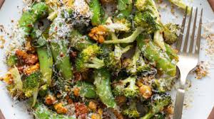 Broccoli, Snap Peas & Crispy Tempeh Salad