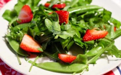 Arugula Salad with Strawberries and Snap Peas