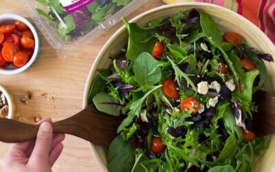 Spinach and Spring Mix Salad with Stilton and Pecans